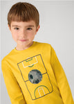 Mayoral - Okergele T-shirt met lange mouw met voetbalveld