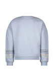 Like FLO - Lichtblauwe sweater met borduur op de mouwen