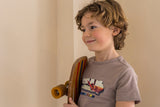 Like FLO - Bruin T-shirt met skateboard